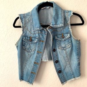 Short no sleeve jean jacket - S